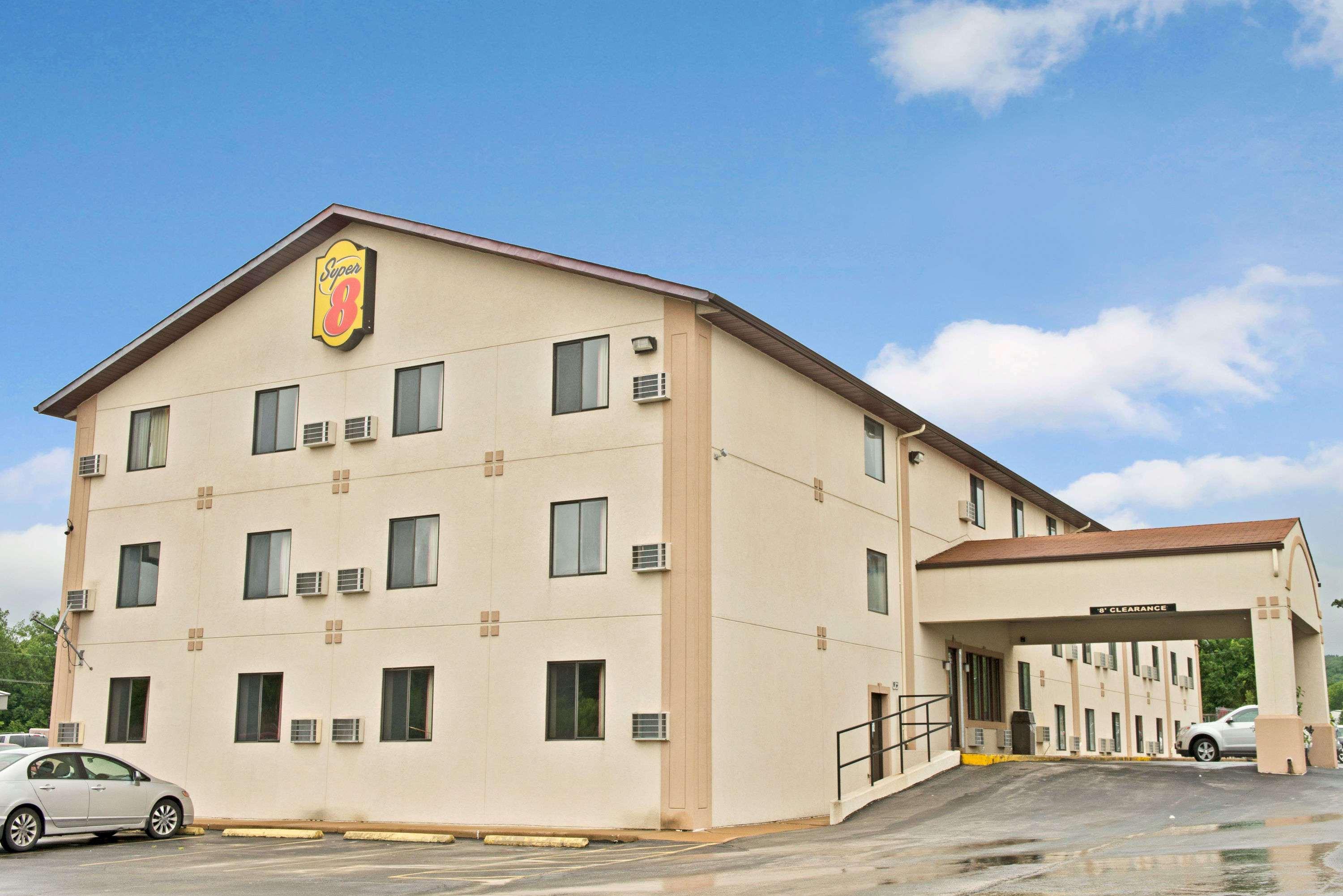 Super 8 By Wyndham Eureka/Six Flags Nearby Hotel Kültér fotó