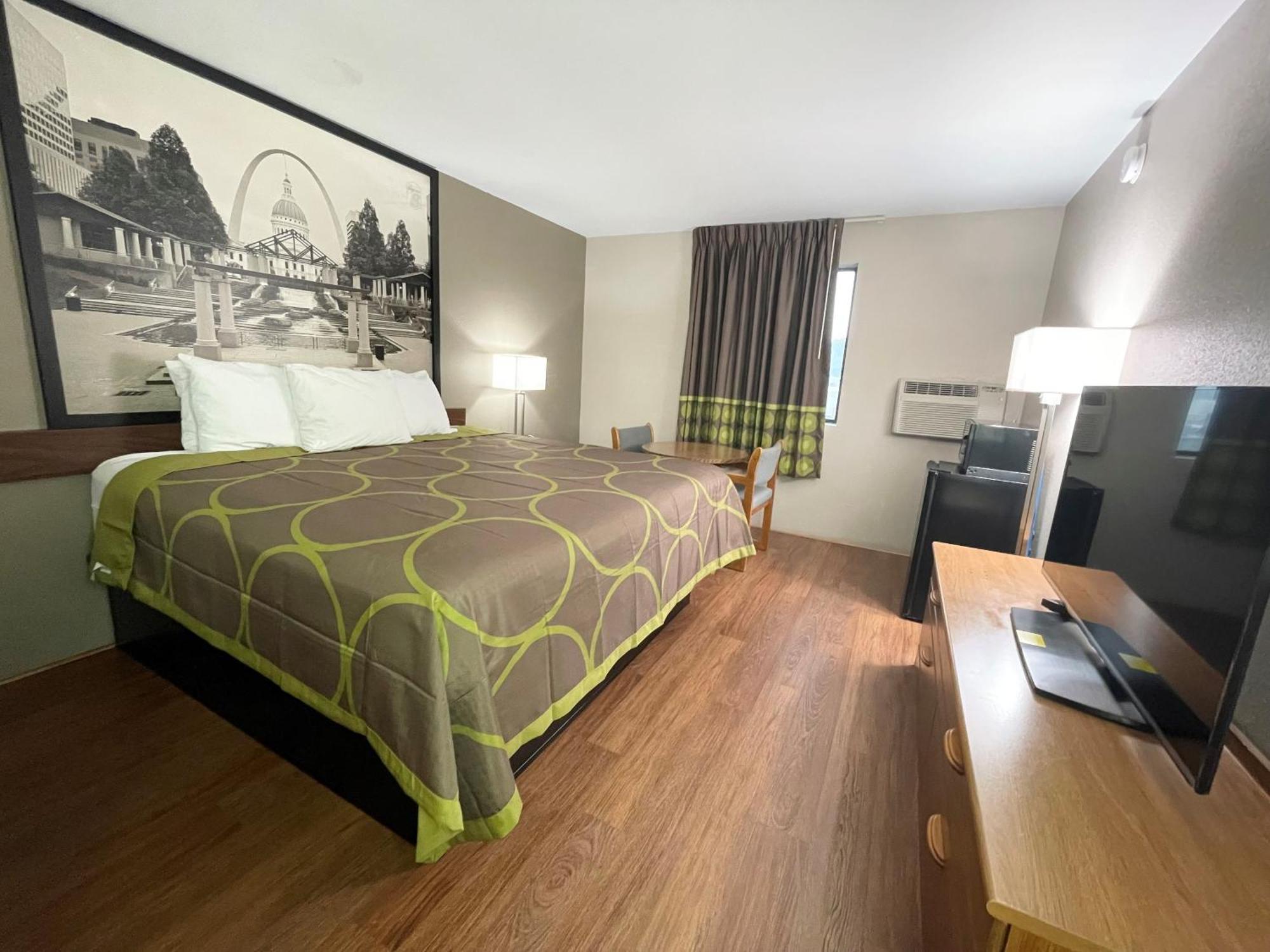 Super 8 By Wyndham Eureka/Six Flags Nearby Hotel Kültér fotó